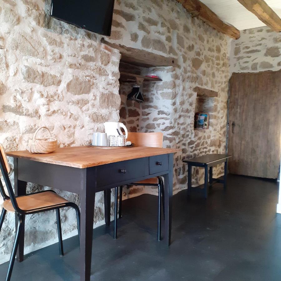 Les Chambres Du Couraud Saint-Aubin-des-Ormeaux Bagian luar foto