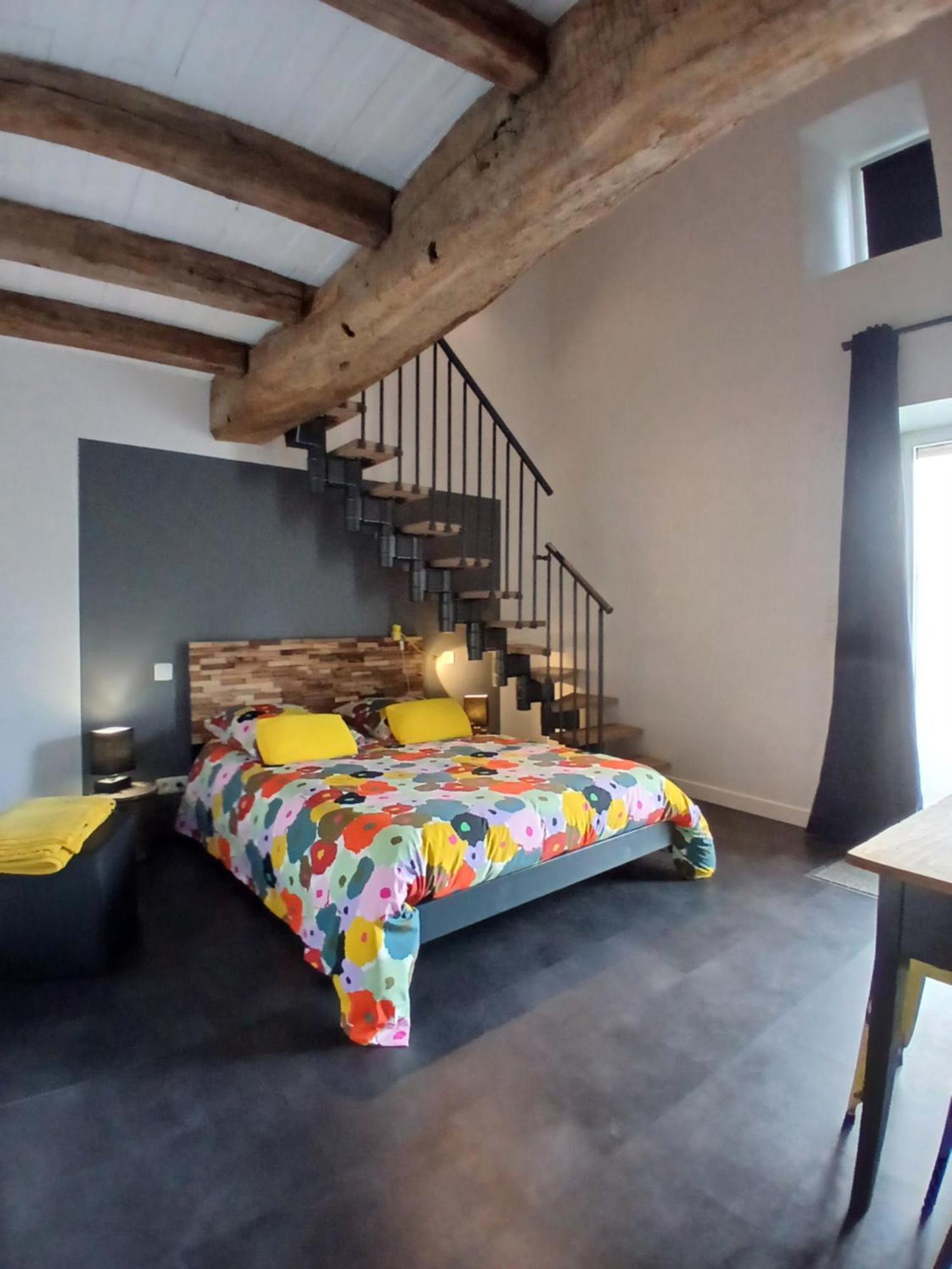 Les Chambres Du Couraud Saint-Aubin-des-Ormeaux Bagian luar foto